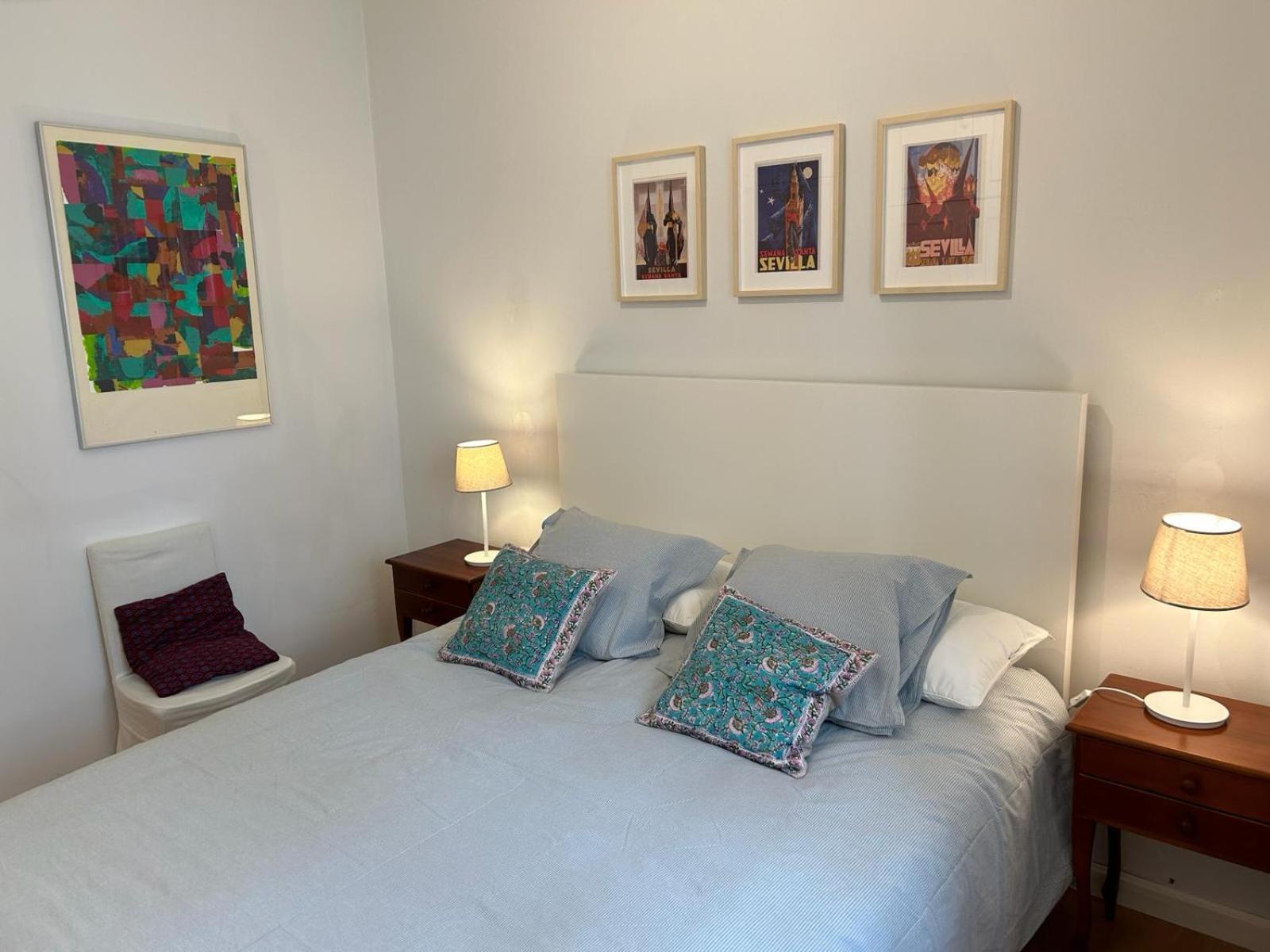 2 Bedroom Apartment By Guadalquivir River, Seville